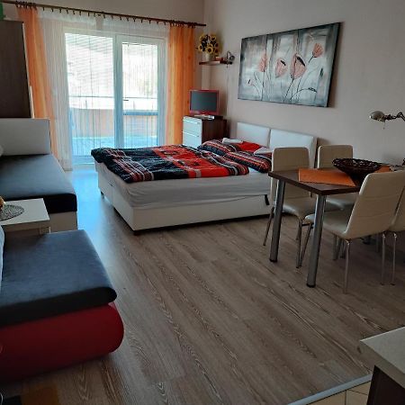 Slnecne Apartmany Подгайська Екстер'єр фото